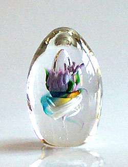 Hand made glass paperweight egg (PWE)